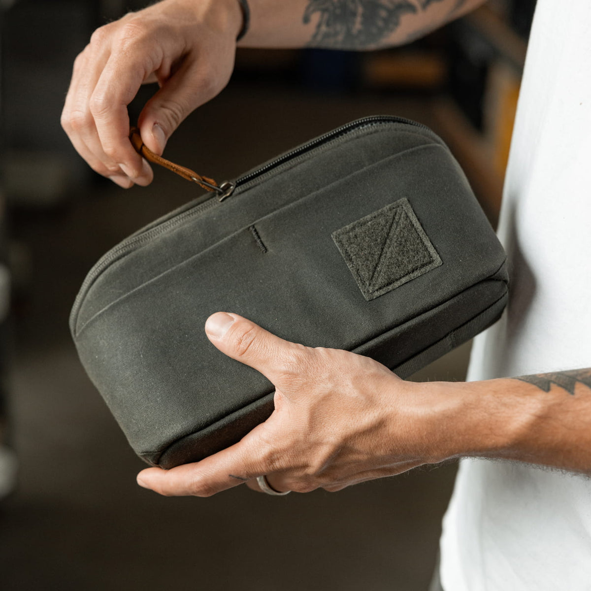 CIVIC Access Pouch 2L in Waxed Olive CAP2