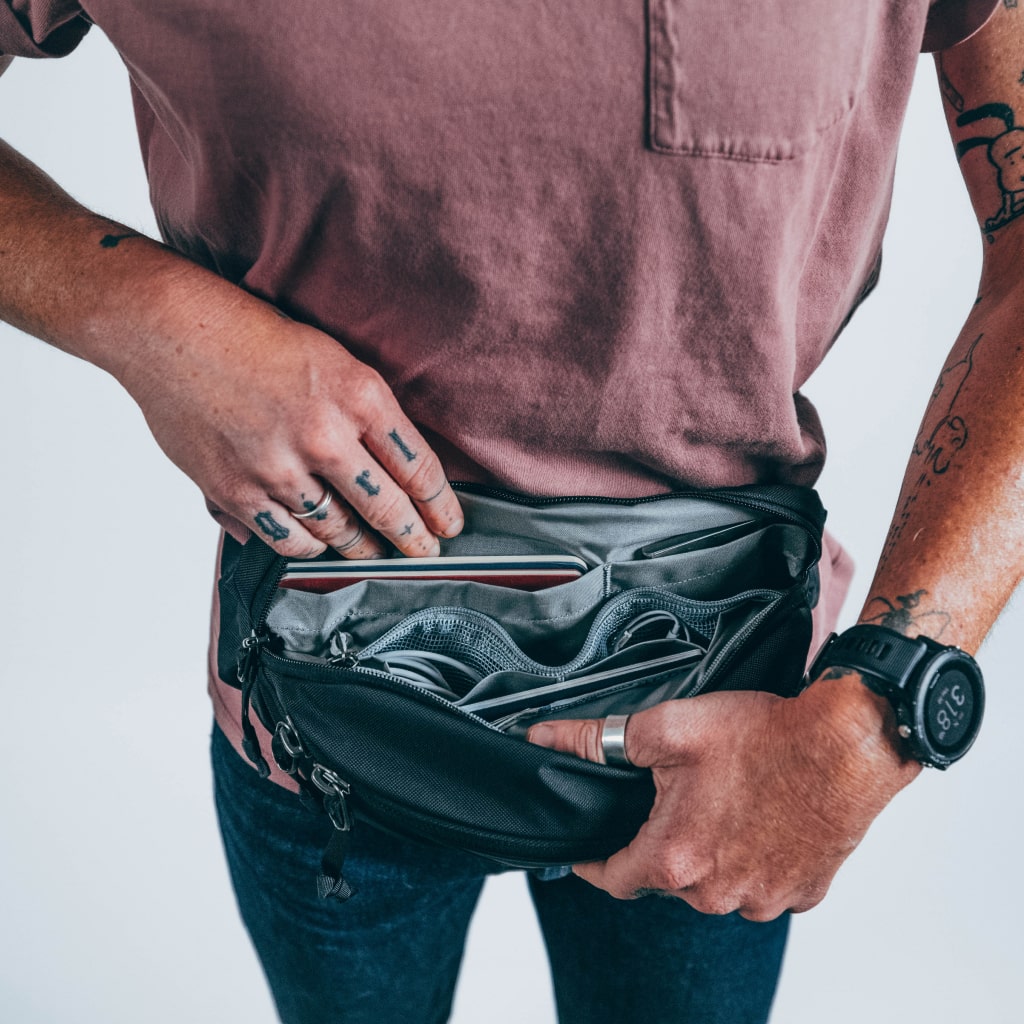 CIVIC ACCESS SLING 2L BLACK CAS2 DROP IN POCKETS CIVIC ACCESS SLING 2L BLACK CAS2 DROP IN POCKETS [13011c-SBK