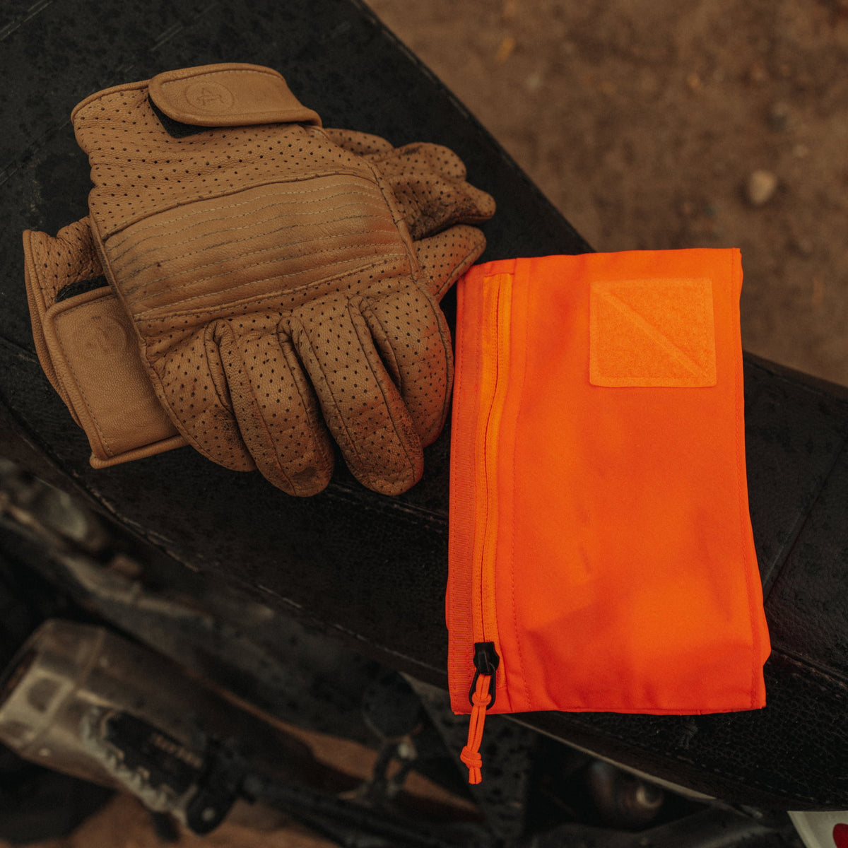 CIVIC Flat Pouch Hot Orange Moto Gloves CIVIC Flat Pouch Hot Orange Moto Gloves [13022a-HTO