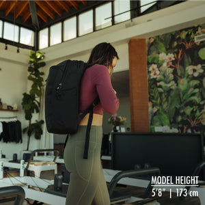 CIVIC Half Zip 22l in Solution Dyed Black - worn on 5'8" model - 173cm