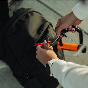 CIVIC Half Zip 22l in Solution Dyed Black - key leash