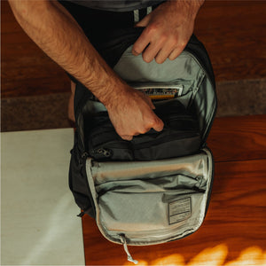 CIVIC Half Zip 26l in Solution Dyed Black - fits Transit Packing Cube 8L in main cavity