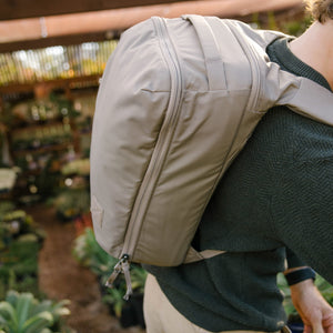 CIVIC Panel Loader 24L in Fossil Brown - ergonomic harness