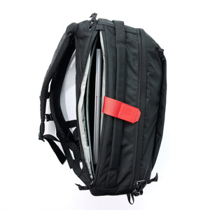 CIVIC Panel Loader CPL 24L Solution Dyed Black side view laptop sleeve