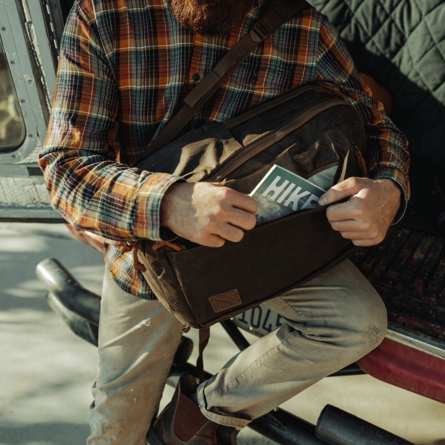 CIVIC Travel Bag 26L in Waxed Canvas - Waxed Tan - side access pocket CIVIC Travel Bag 26L in Waxed Canvas - Waxed Tan - side access pocket [13012cc-WTN
