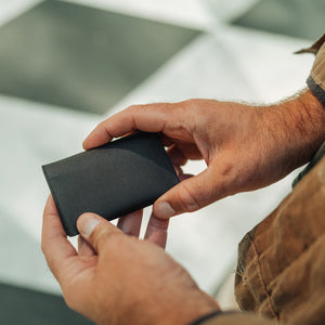 ELEMENT Card Wallet - ECW - minimalist wallet - magnetic closure