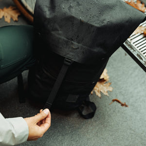 ELEMENT Weathershed 22L - EWS22 - Solution Dyed Black - overload strap buckle