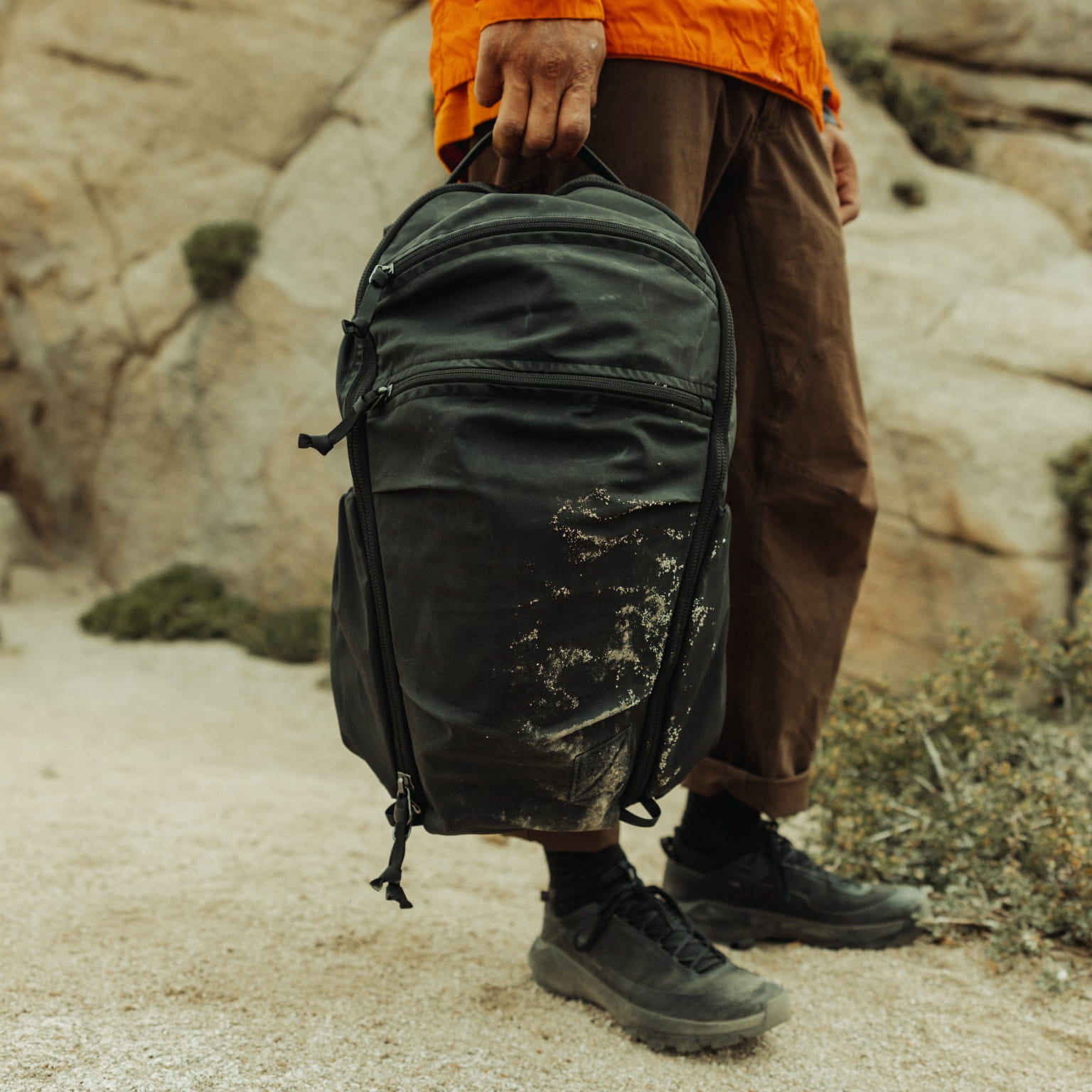 MOUNTAIN Panel Loader 22L - Solution Dyed Black - durable textile MOUNTAIN Panel Loader 22L - Solution Dyed Black - durable textile [11004d-SBK