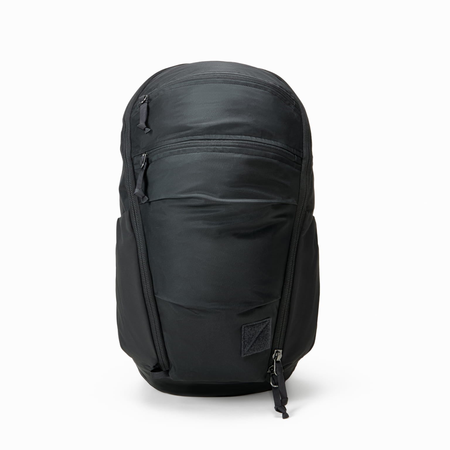 MOUNTAIN Panel Loader 22L - Solution Dyed Black - Front panel MOUNTAIN Panel Loader 22L - Solution Dyed Black - Front panel [11004d-SBK