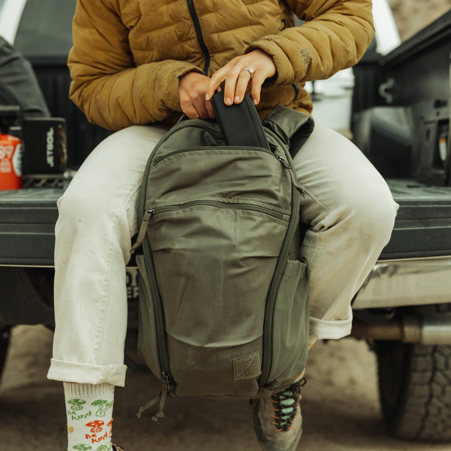 MOUNTAIN Panel Loader 22L - OD Green - top lid pocket MOUNTAIN Panel Loader 22L - OD Green - top lid pocket [11004d-ODG