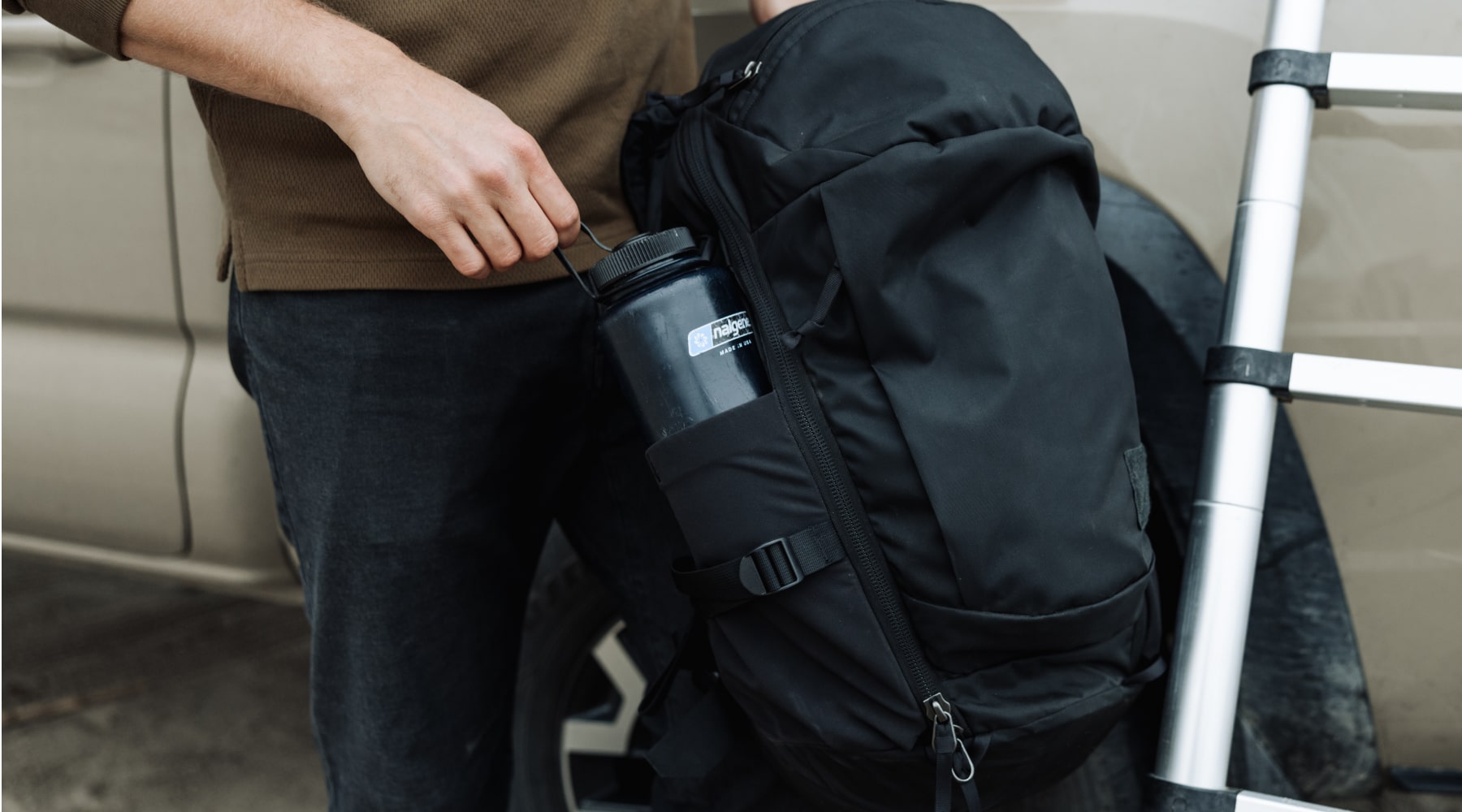 Mountain Panel Loader 30L comes with Water Bottle Pockets