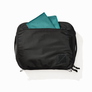 Transit Packing Cube 10L in Black - quick access pocket