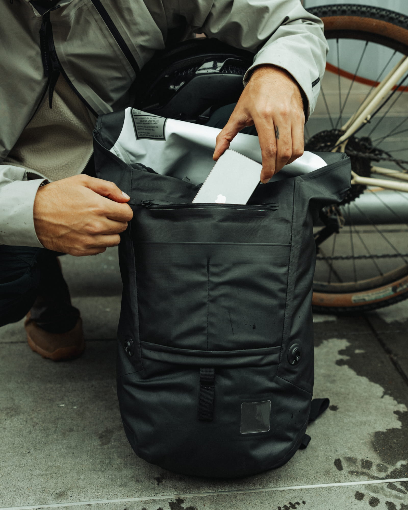 ELEMENT Weathershed 22L Front Pocket