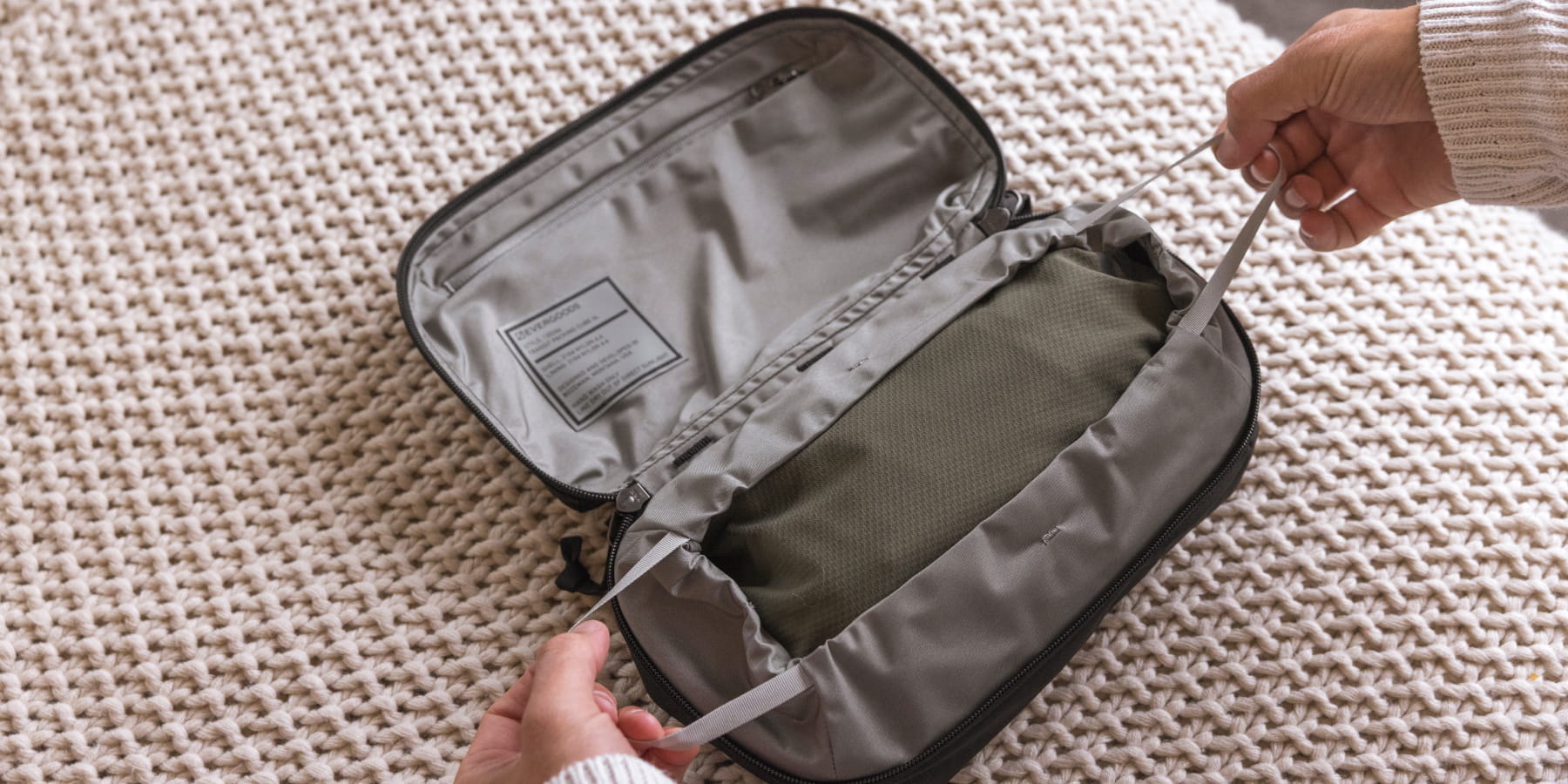 Transit Packing Cube 4L Feature Video