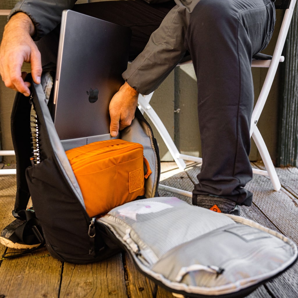 CIVIC Access Pouch 2L in Burnt Orange [13006a-BRO]