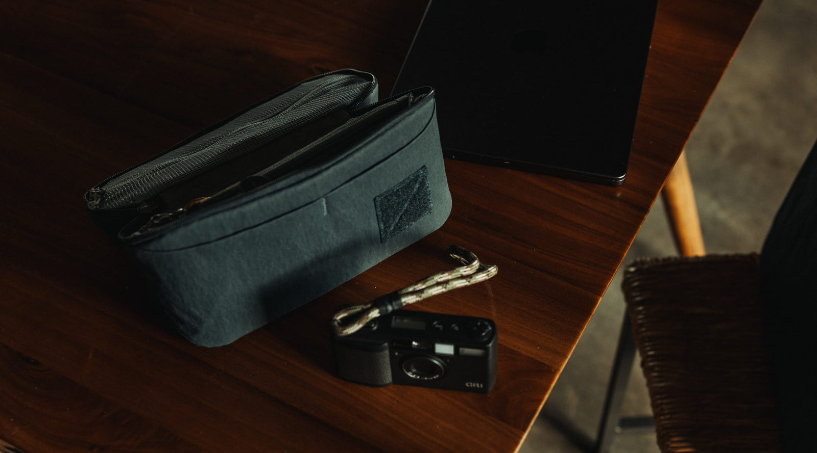 Dark Navy Konbu CIVIC Access Pouch 2L padded pouch