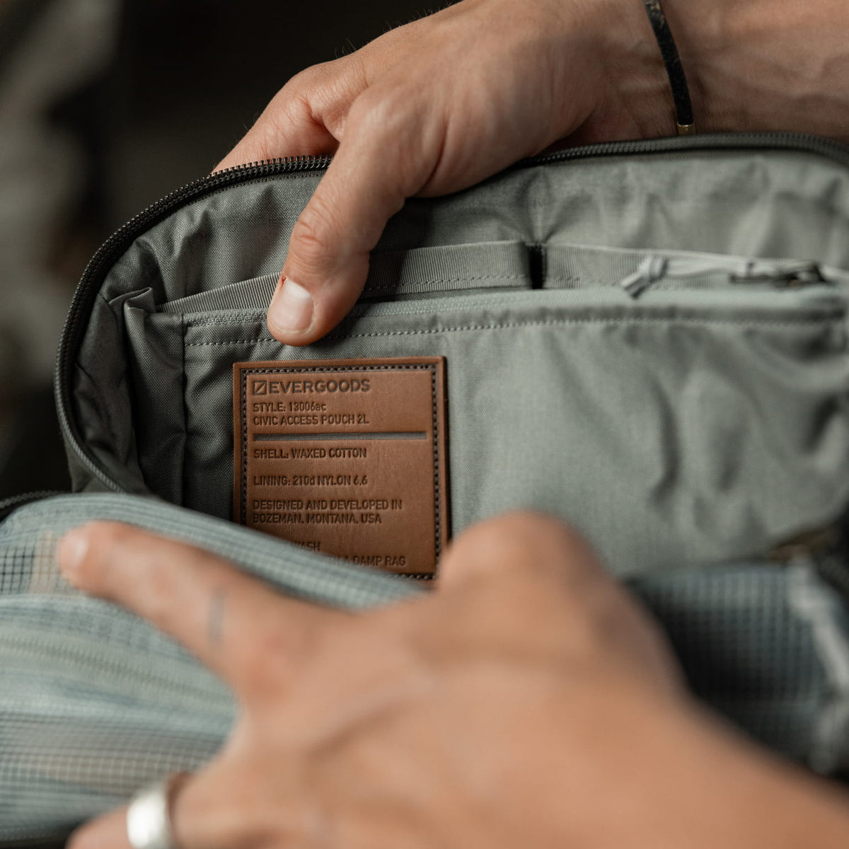 CIVIC Access Pouch 2L in Waxed Olive CAP2