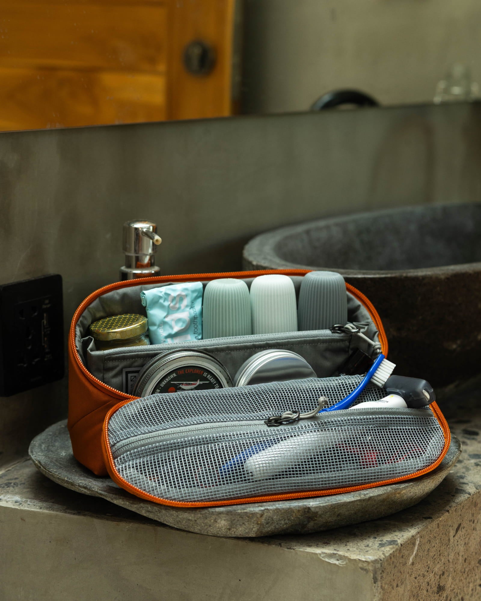 CIVIC Access Pouch Dopp Kit