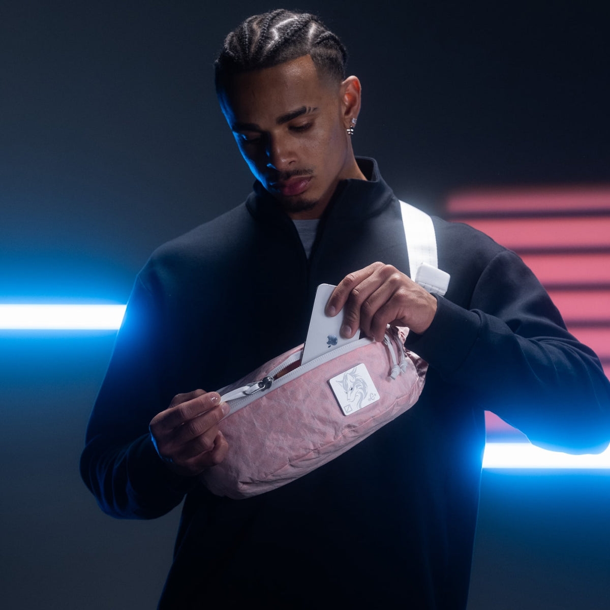 CIVIC Access Sling 2L in Arctic Kludde - Ultra - front main compartment quick-access