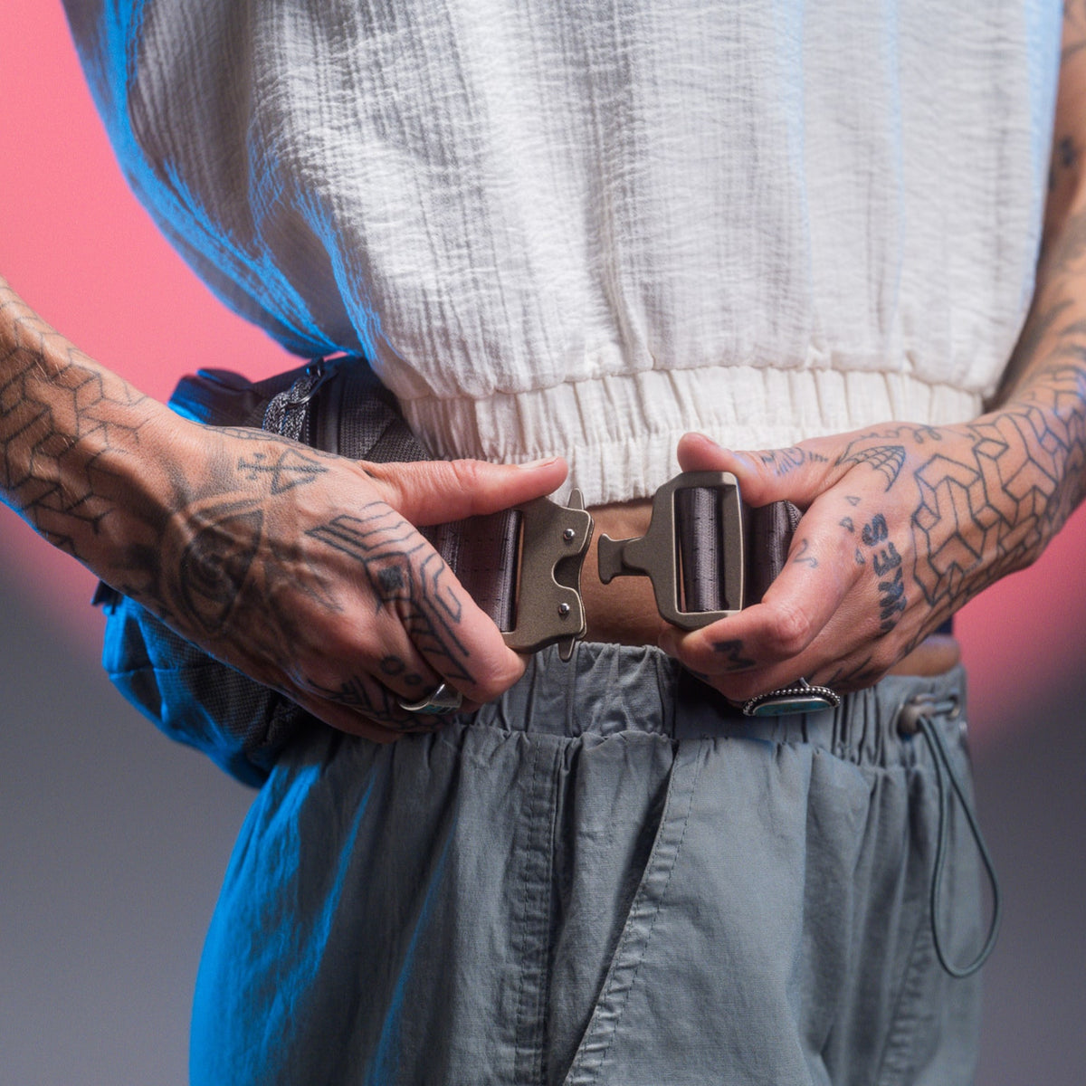 CIVIC Access Sling 2L in Gravel Gray - Ultra - aluminum ranger buckle