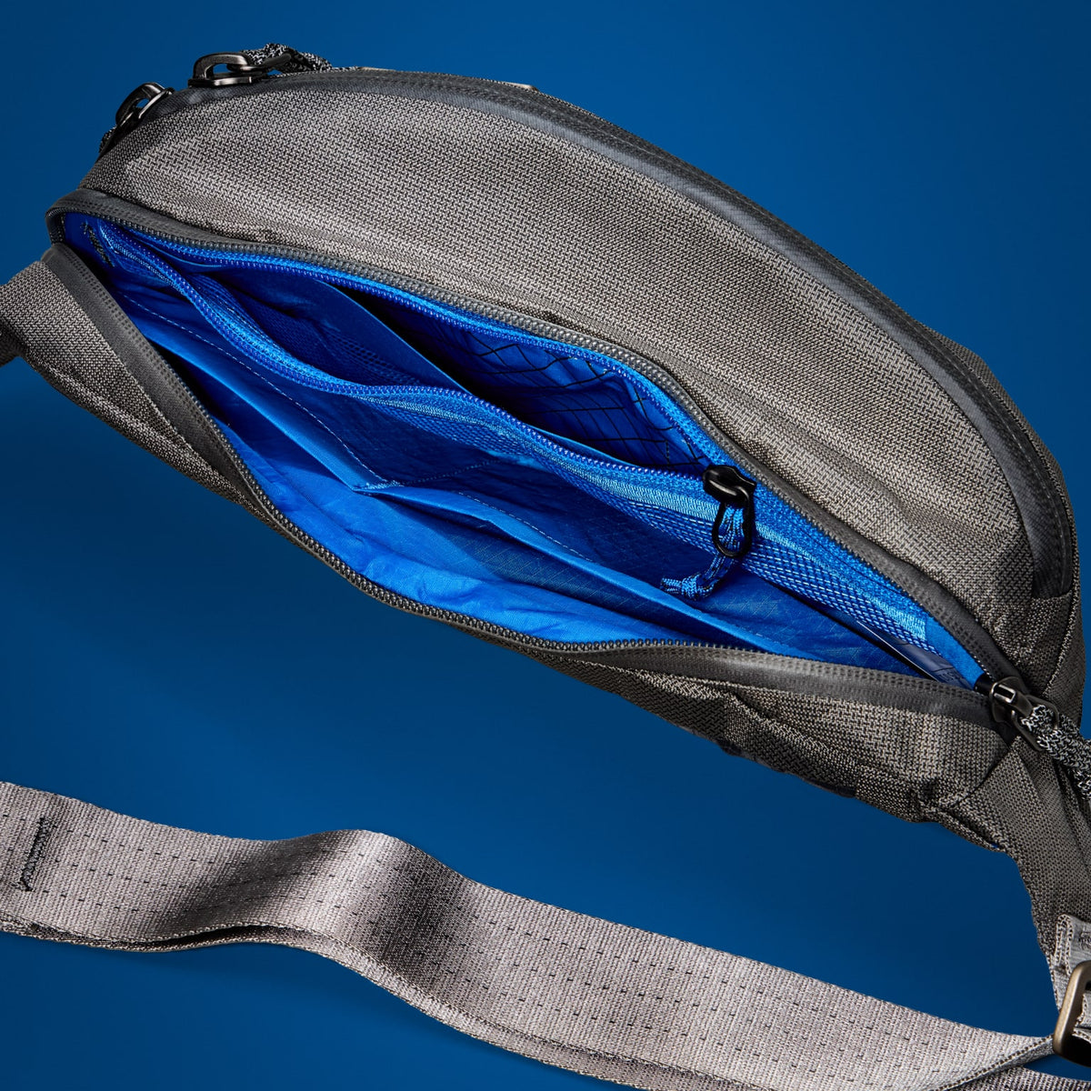 CIVIC Access Sling 2L in Gravel Gray - Ultra - blue flame lining with drop in pockets