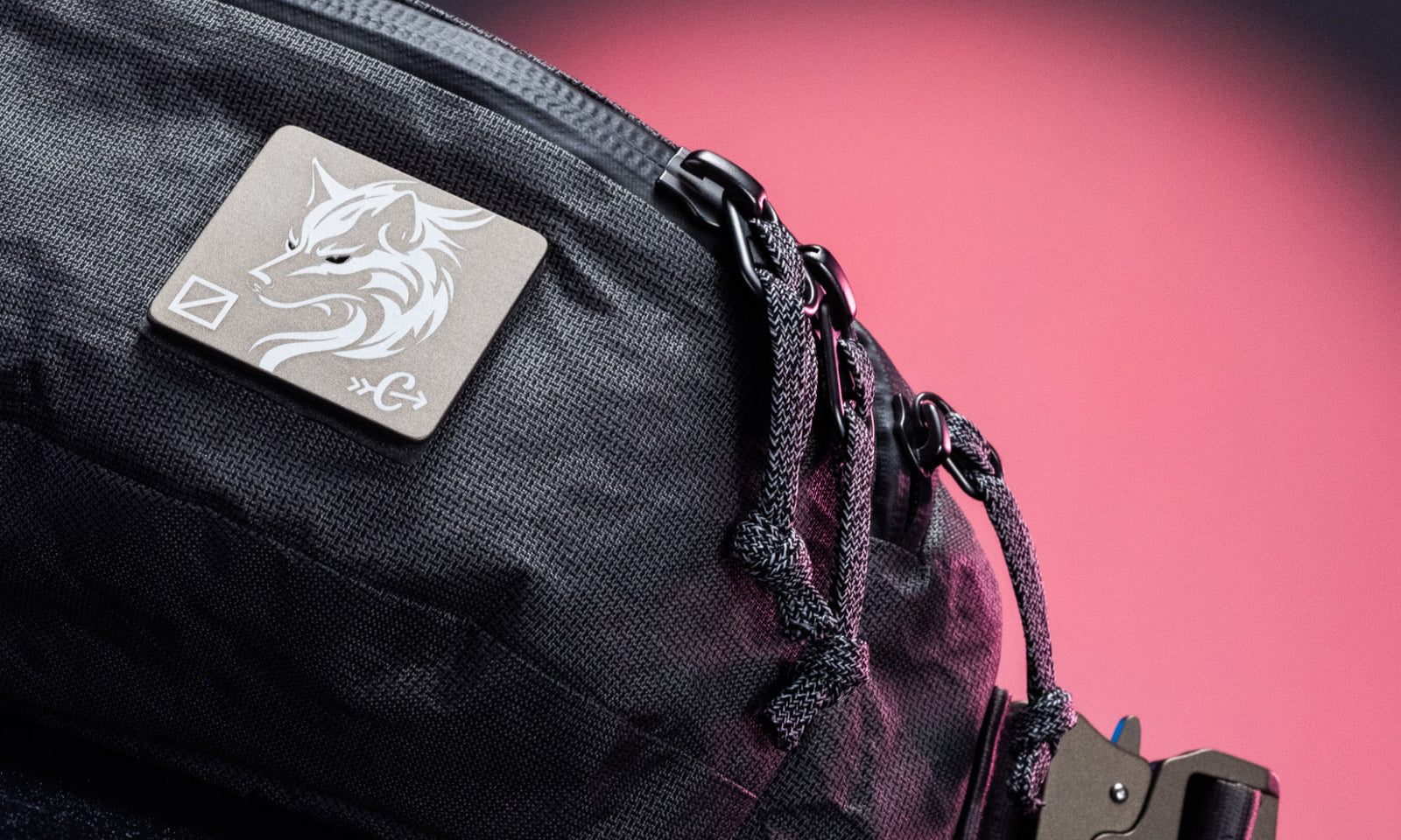 100% Ultra Fiber Zipper Pulls on CIVIC Access Sling 2L - Kludde Edition