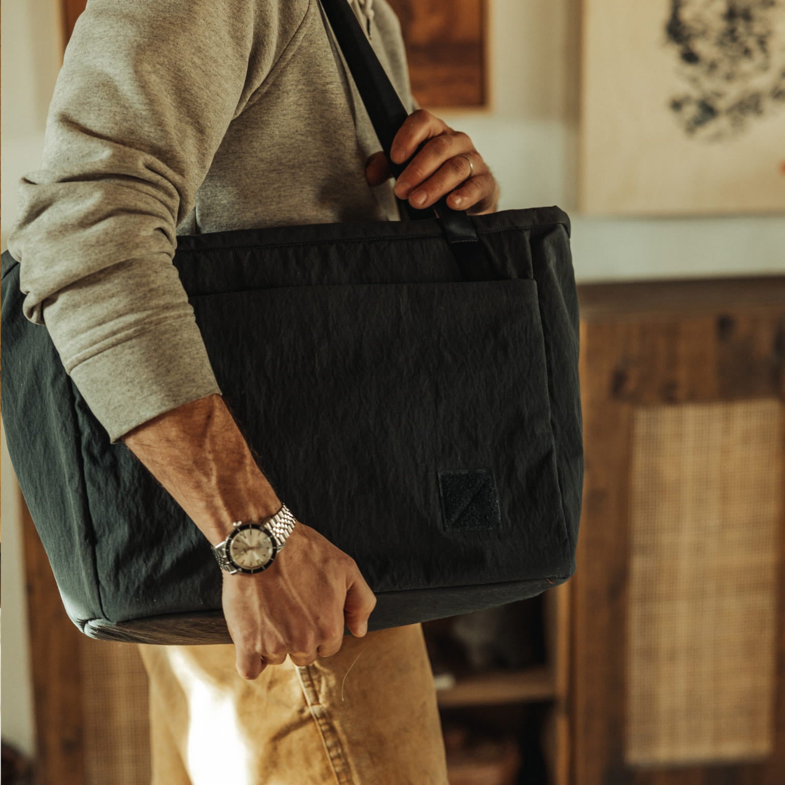 CIVIC Daily Tote 24L in Konbu Dark Navy -  shoulder carry