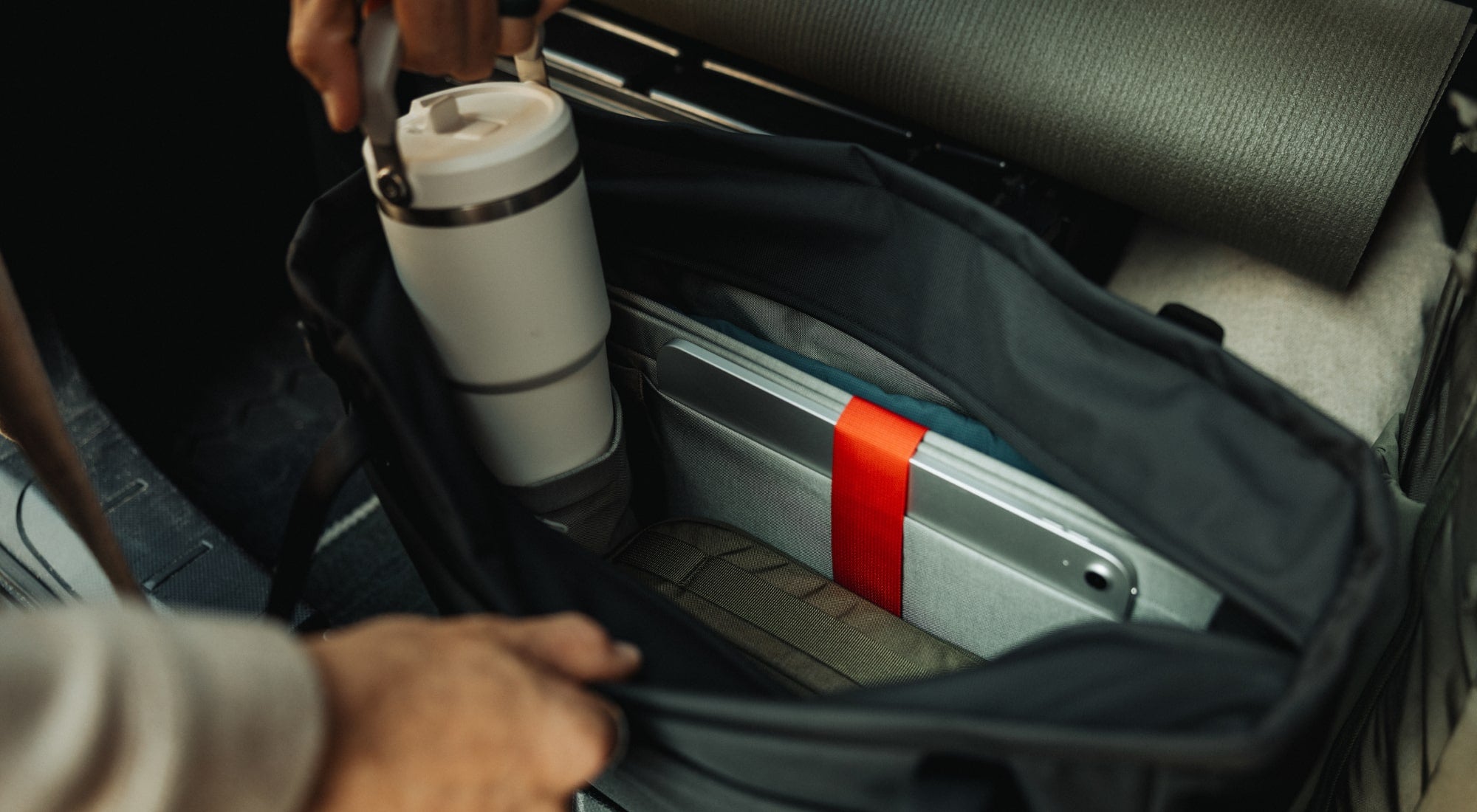 CIVIC Daily Tote 24L - CDT24 - water bottle pockets