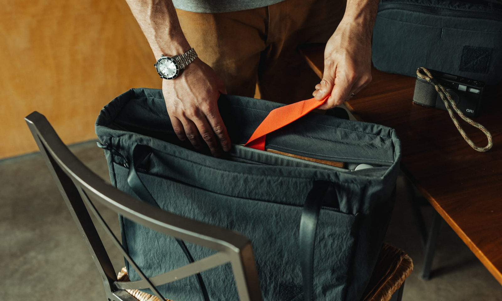 The Konbu Capsule in Dark Navy - laptop compartment