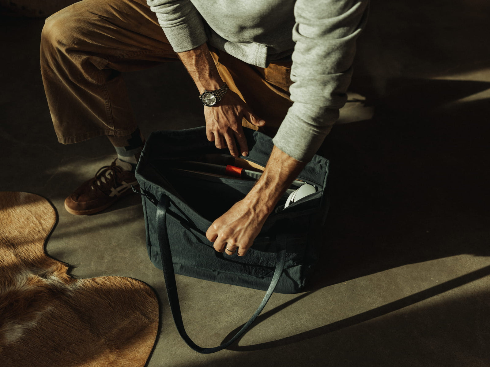 The Konbu Capsule in Dark Navy - CIVIC Daily Tote Open