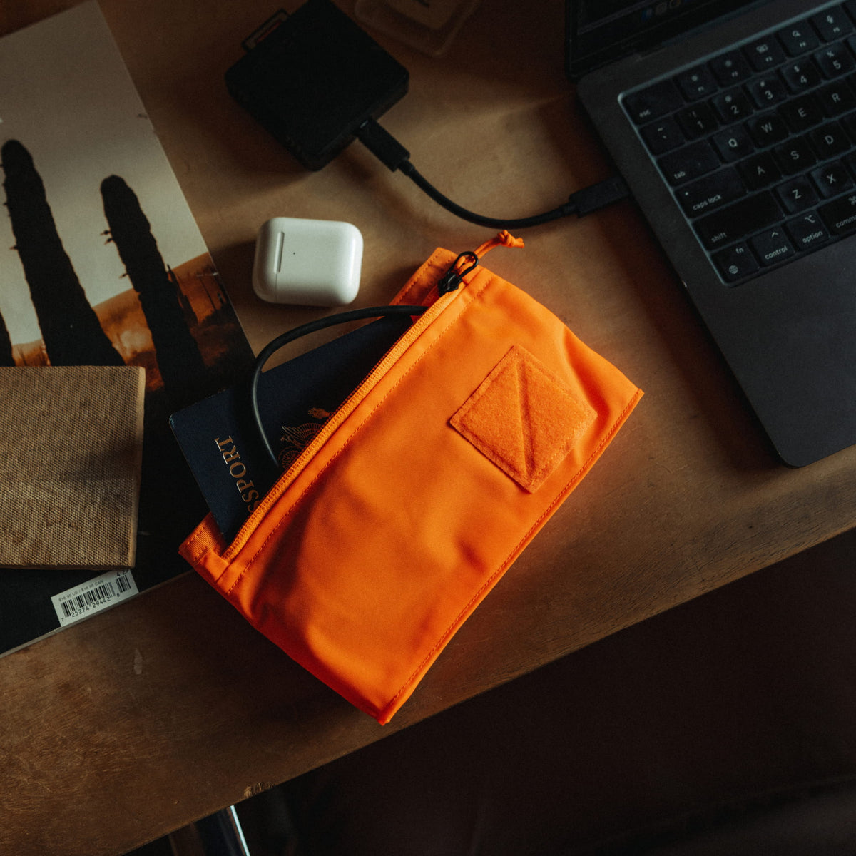 CIVIC Flat Pouch Hot Orange Remote Desk Kit CIVIC Flat Pouch Hot Orange Remote Desk Kit [13022a-HTO