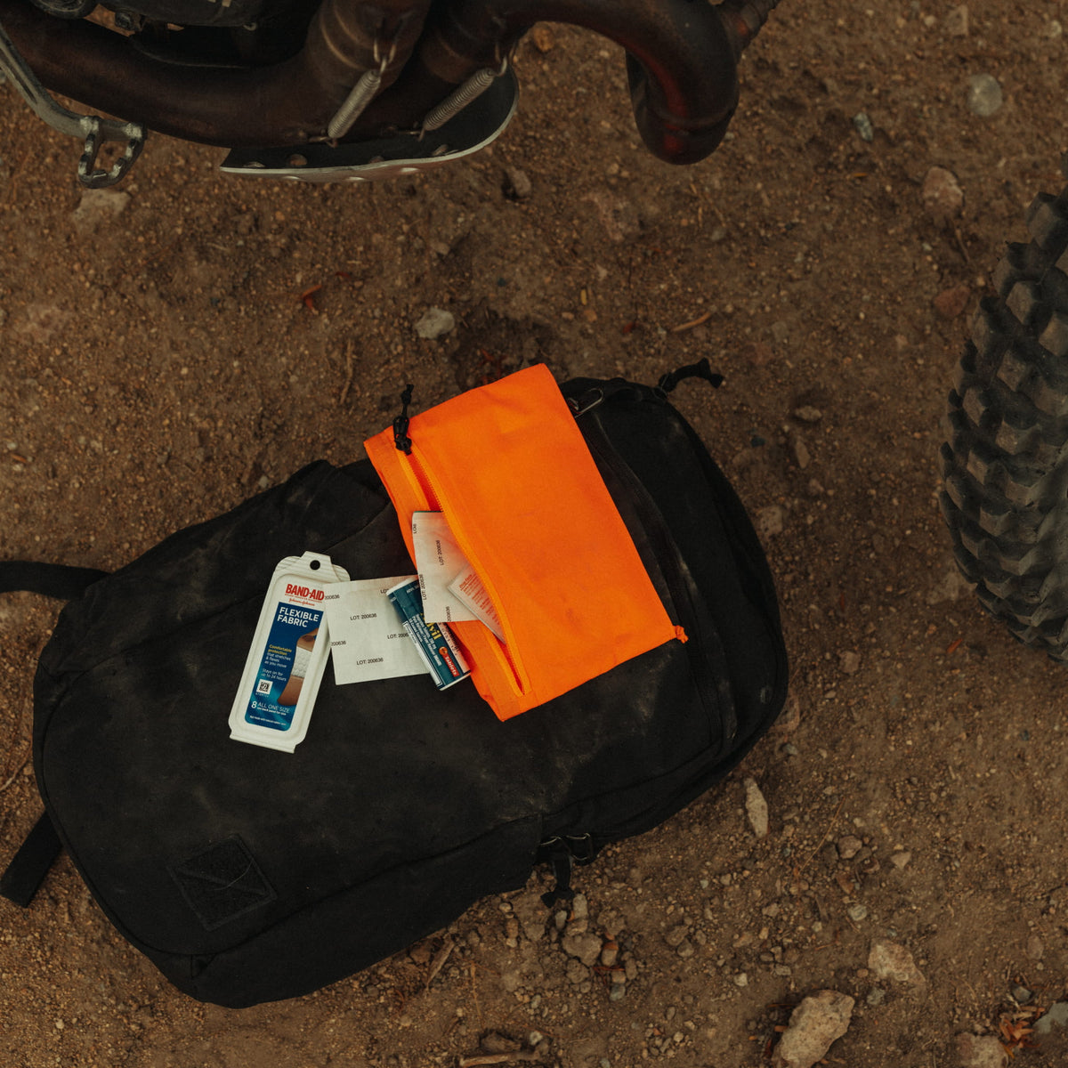CIVIC Flat Pouch Hot Orange First aid Kit CIVIC Flat Pouch Hot Orange First aid Kit [13022a-HTO