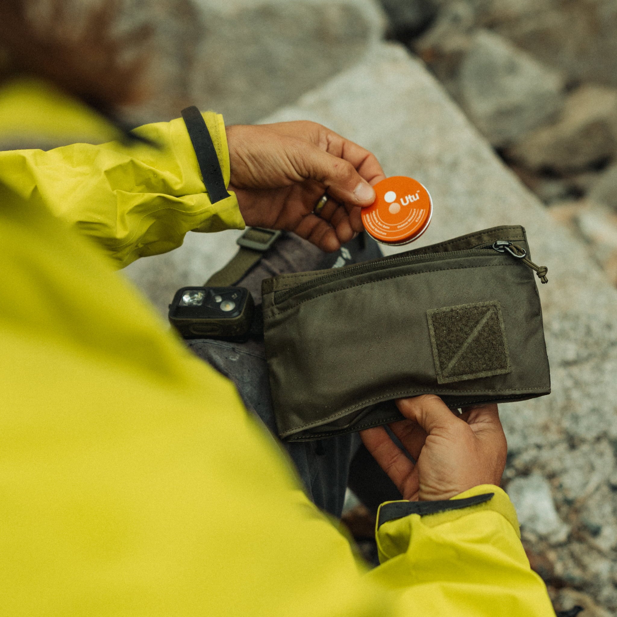 EVERGOODS - Civic Half Zip | The Classic Daybag Upgraded