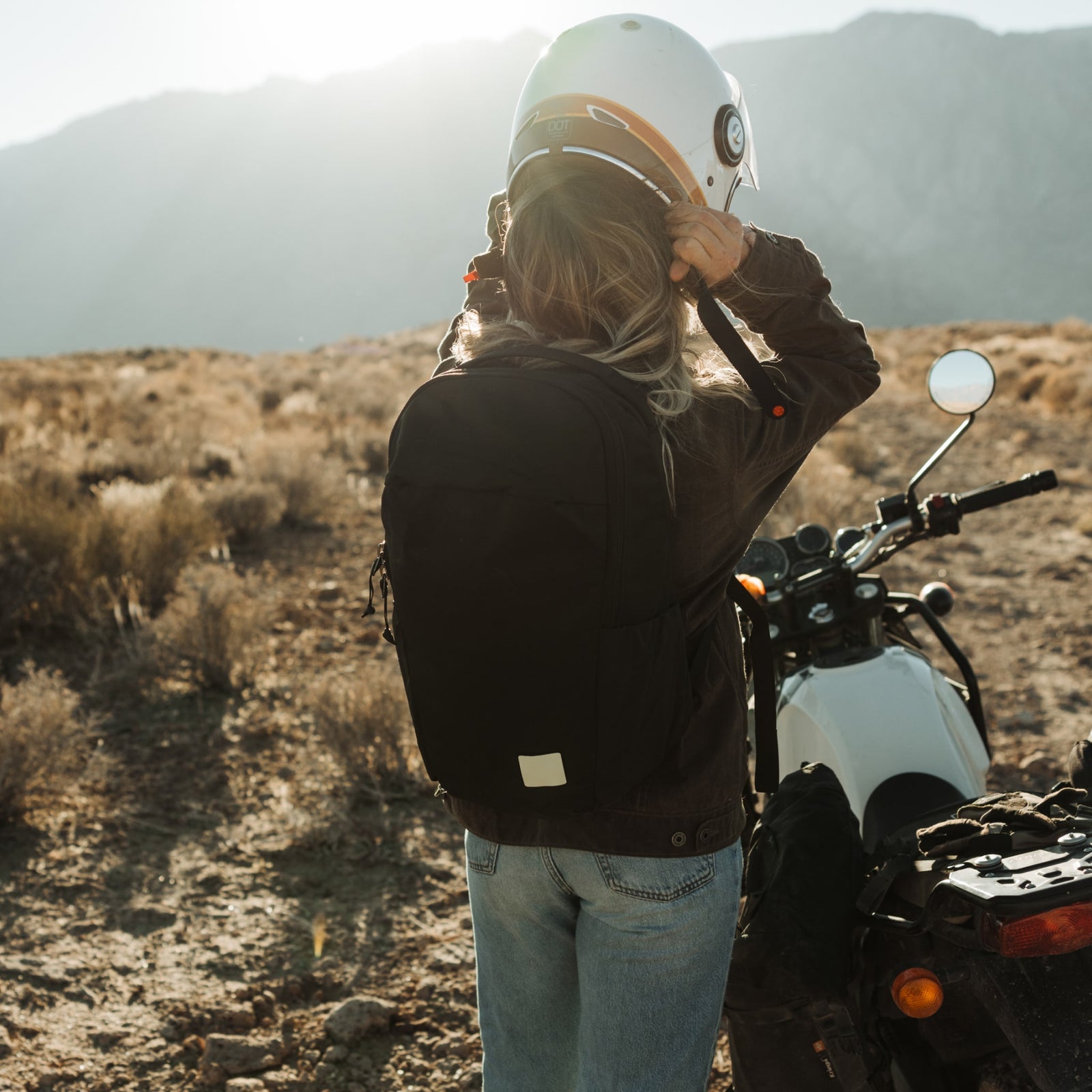 EVERGOODS - Civic Half Zip 22L | The Classic Daybag Elevated