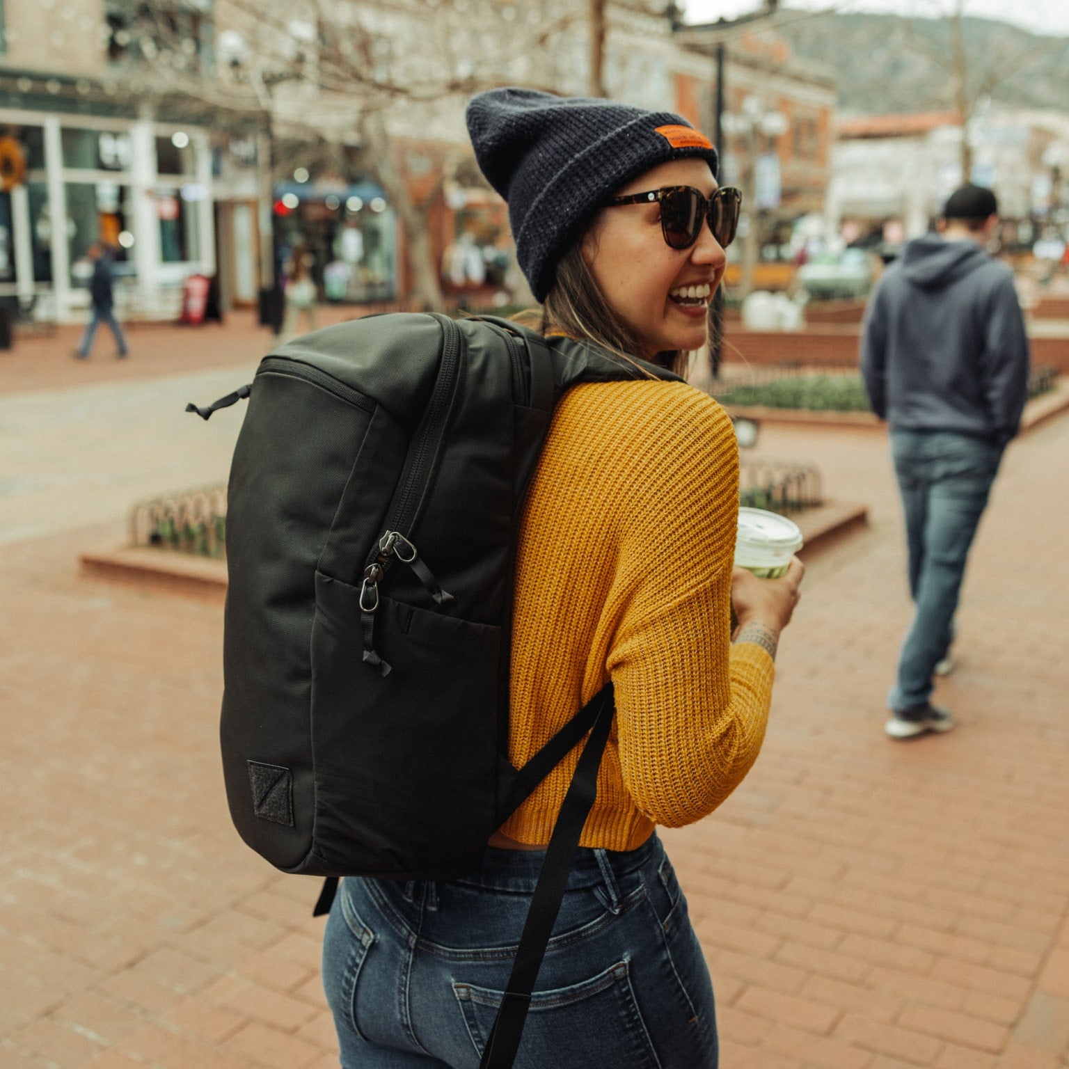 CIVIC Half Zip 22l in Solution Dyed Black - Walking through Boulder side profile [13003d-SBK]