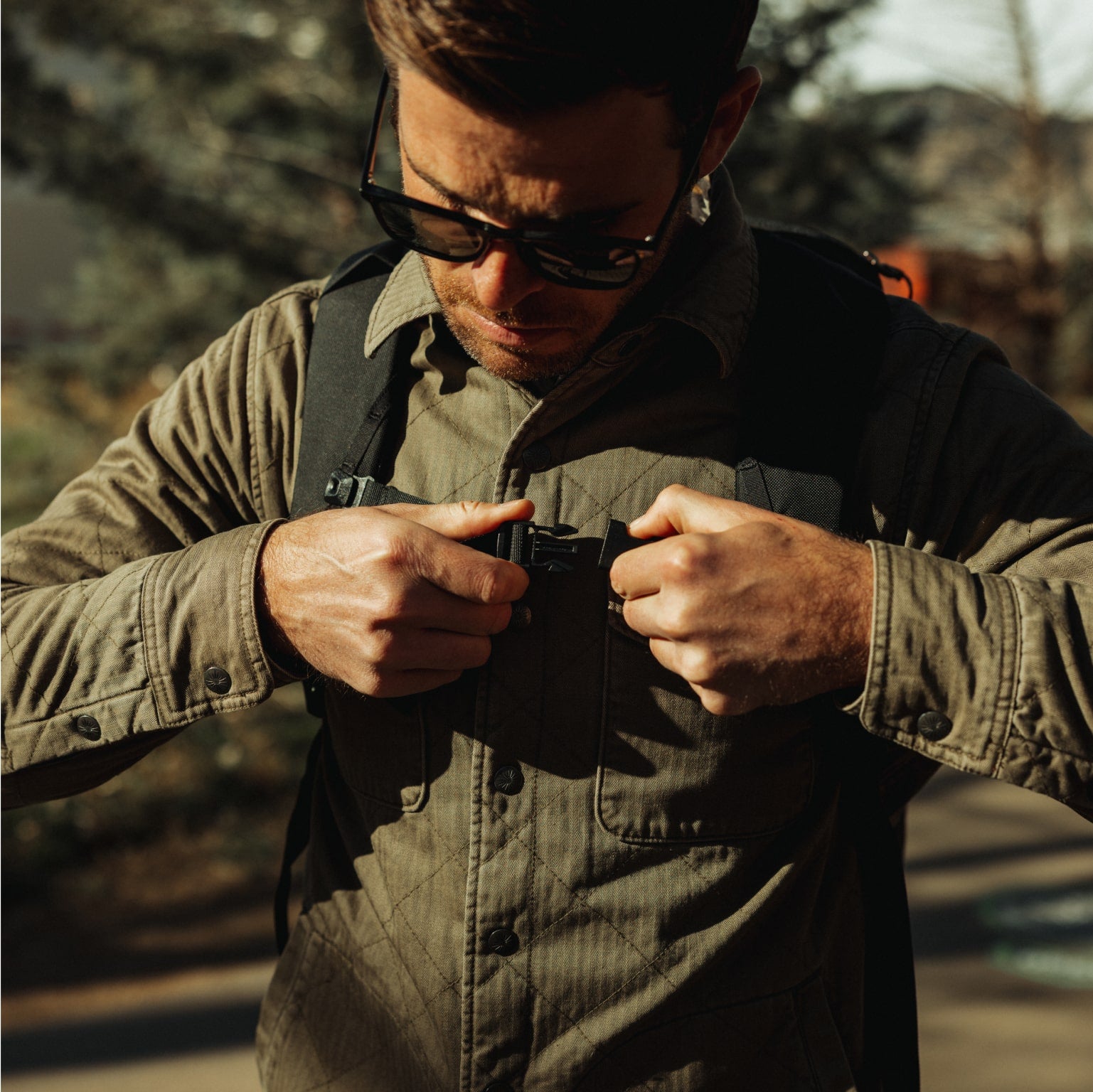 CIVIC Half Zip 26l in Solution Dyed Black - sternum strap [13005d-SBK]