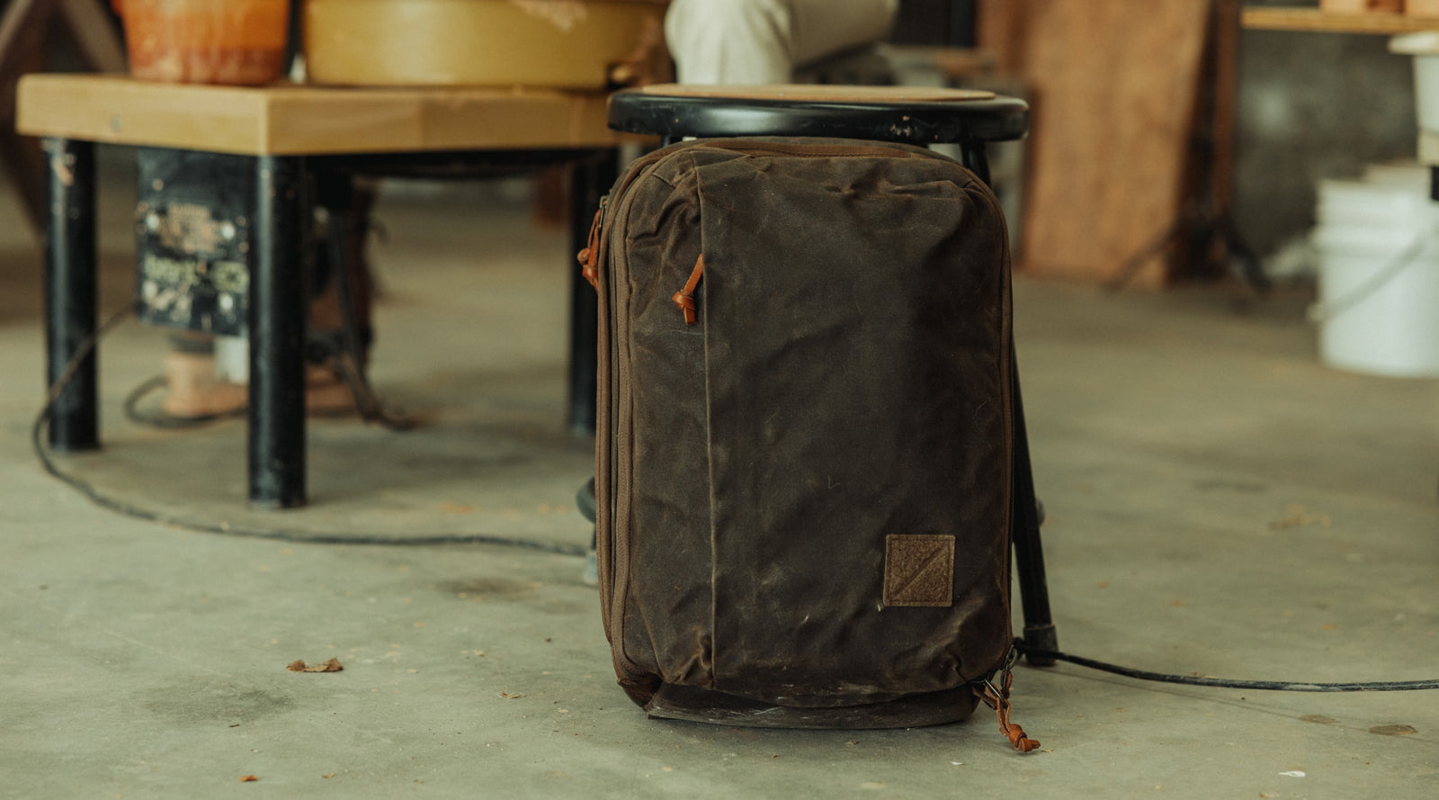 CIVIC PANEL LOADER 16L in Waxed Tan - Canvas - Leather Details