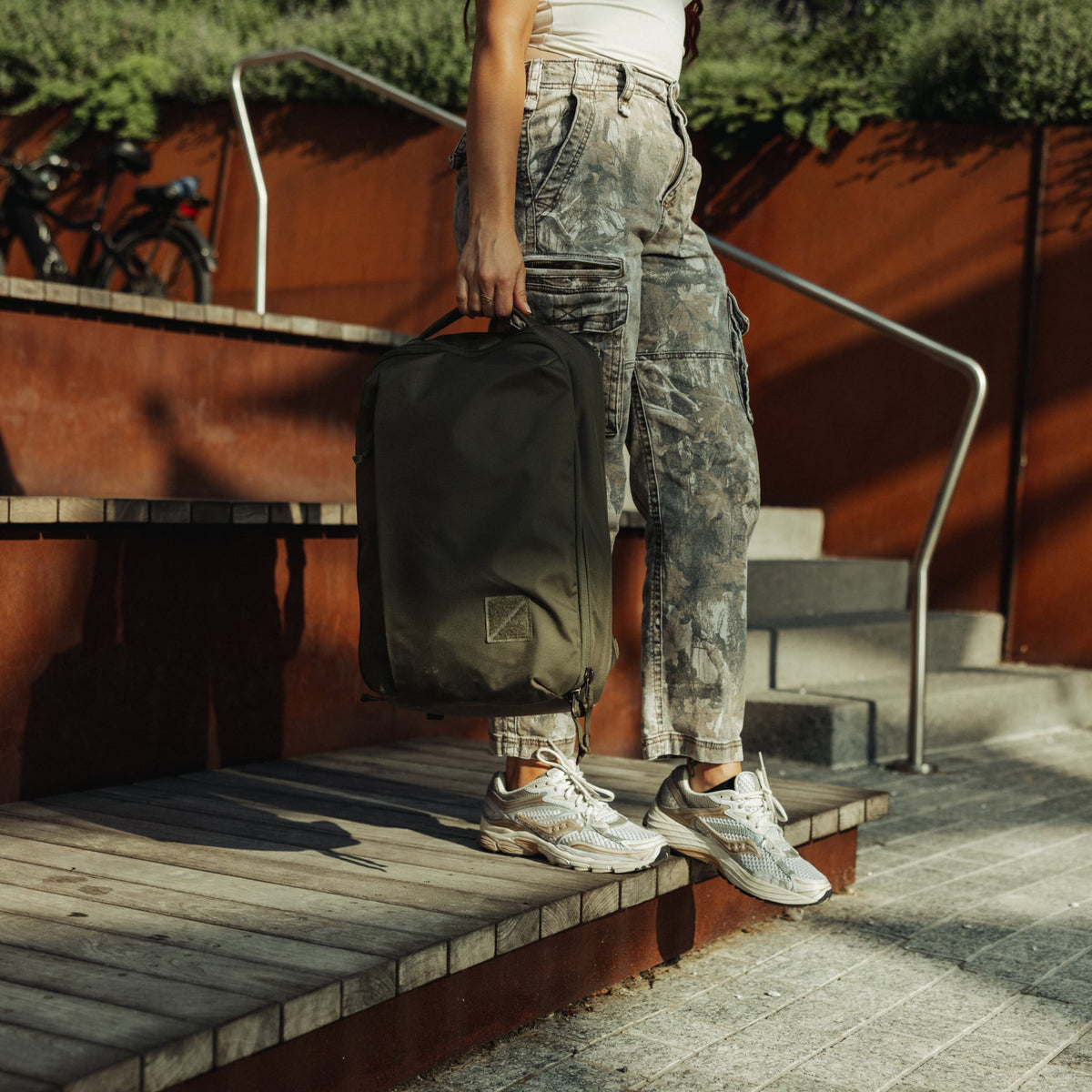 CIVIC Panel Loader 16L CPL16 in OD Green - top handle