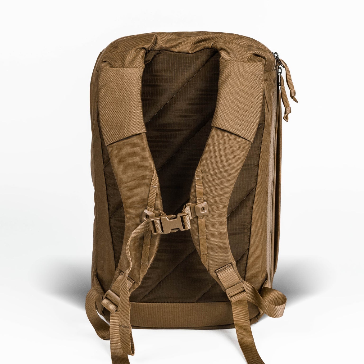 CIVIC Panel Loader 24L in Coyote Brown - breathable back panel