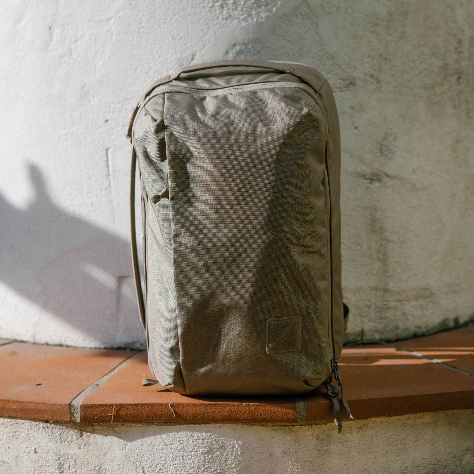 CIVIC Panel Loader 24L in Fossil Brown - profile