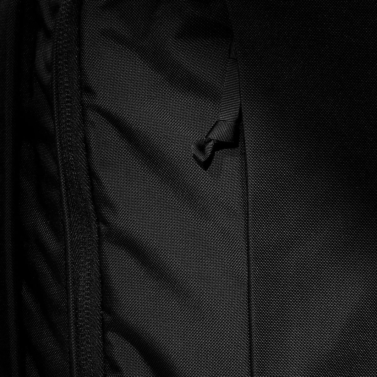 CIVIC Panel Loader CPL 24L Solution Dyed Black zipper pull detail