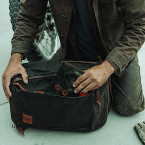 CIVIC Travel Bag 26L - CTB26 - Carryology - Griffin - Waxed Canvas - Tan - Side Access Pocket