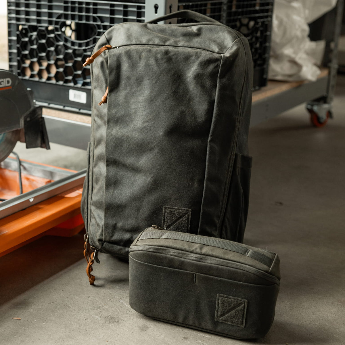 Civic Travel Bag in Waxed Olive [13019cc-WOL, 13012cc-WOL]