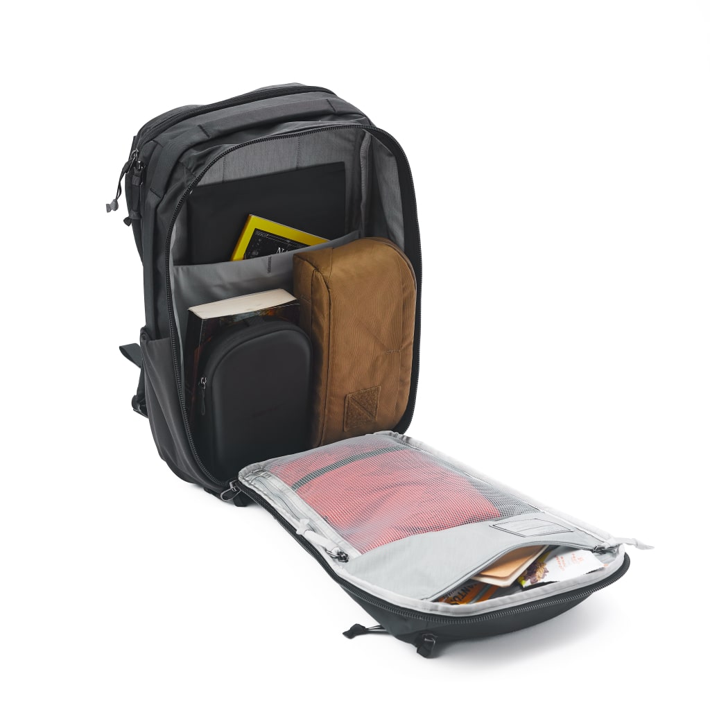 CIVIC Travel Bag 20L in Solution Dyed Black - panel loading design