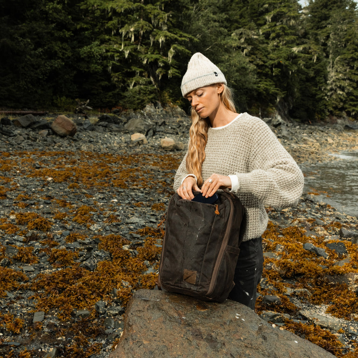 CIVIC Travel Bag 20L in Waxed Canvas - Waxed Tan - Stash Pocket [13019cc-WTN]