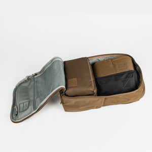 CIVIC Travel Bag 26L in Coyote Brown - clamshell packing