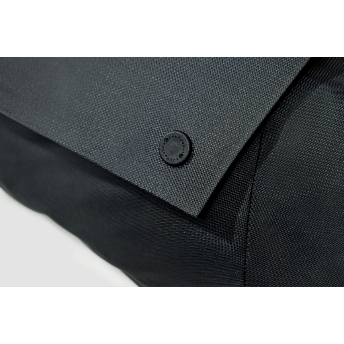 ELEMENT Weathershed 22L - EWS22 - Solution Dyed Black - fidlock buckle