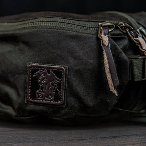 MOUNTAIN Hip Pack 3.5L Waxed Olive Carryology Patch Zipper