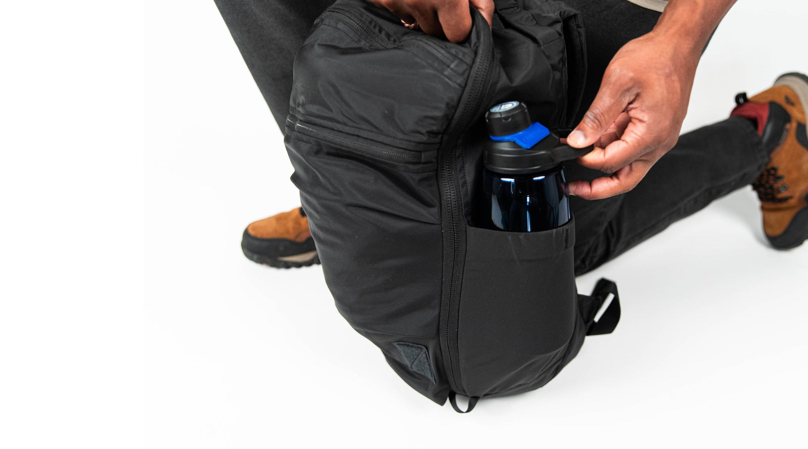 Mountain Panel Loader 22L Dual Side Utility Pockets