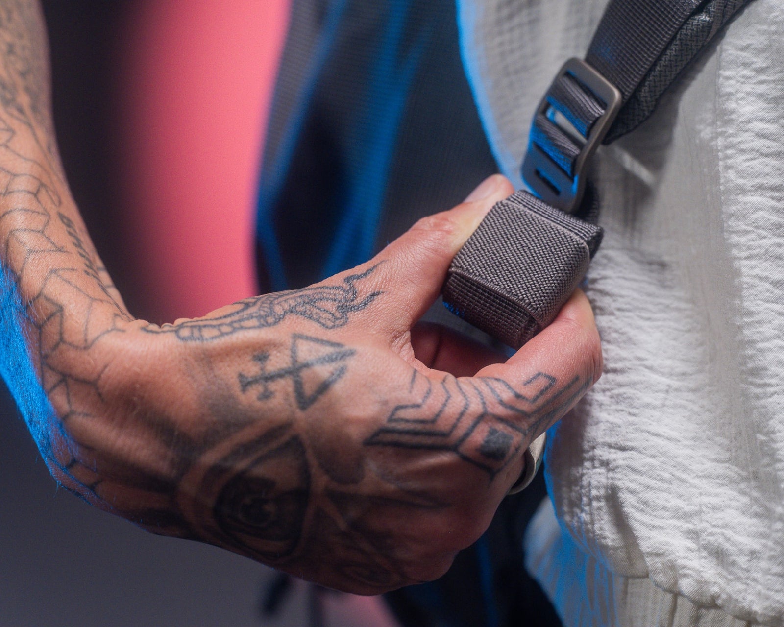 MOUNTAIN Panel Loader - Kludde Edition - Strap keepers